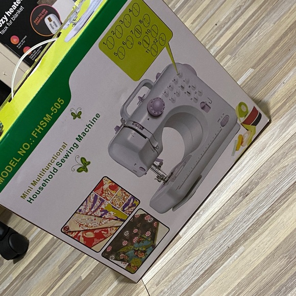 NWT KALATIC Mini Multifunctional Household Sewing Machine - Picture 3 of 8